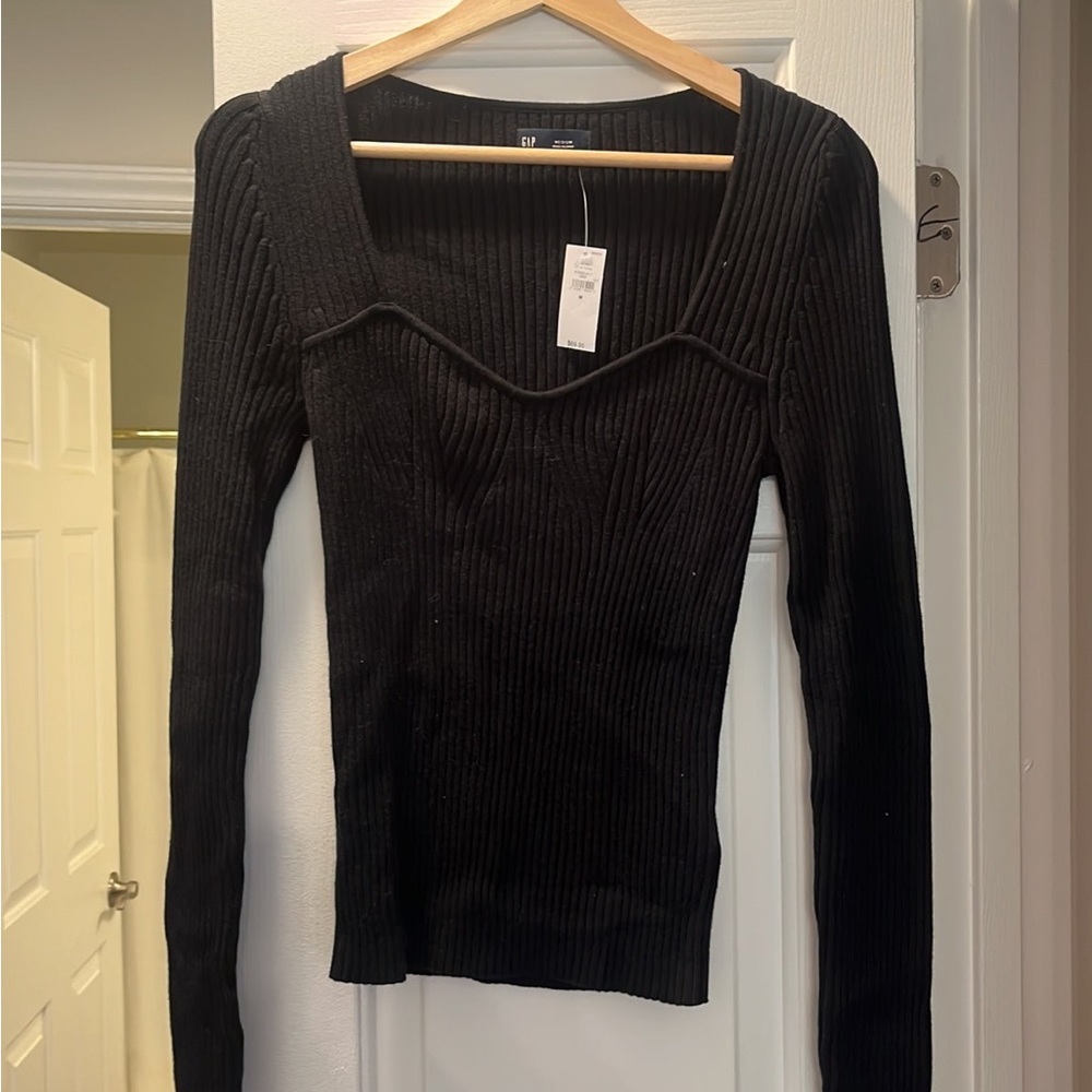 Gap sweater NEW WITH TAG